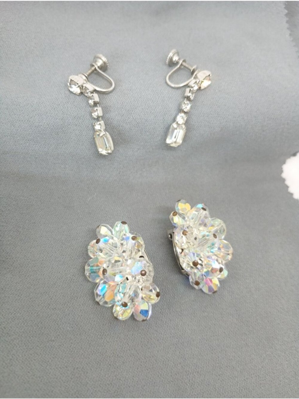 Vintage Crystal Aurora Borealis & Rhinestone Screw Back Clip-On Cluster Earrings - Picture 5 of 8